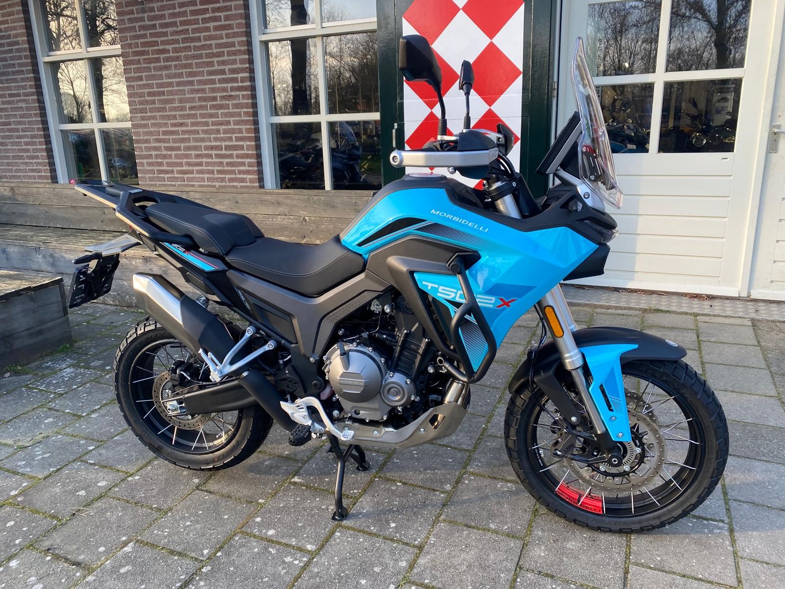 De nieuwe Morbidelli T502X: Italiaans avontuur in Morbidelli Blue