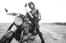 b5049ff183e7aa624bb25a23fa6b202d--women-motorcycle-motorcycle-style